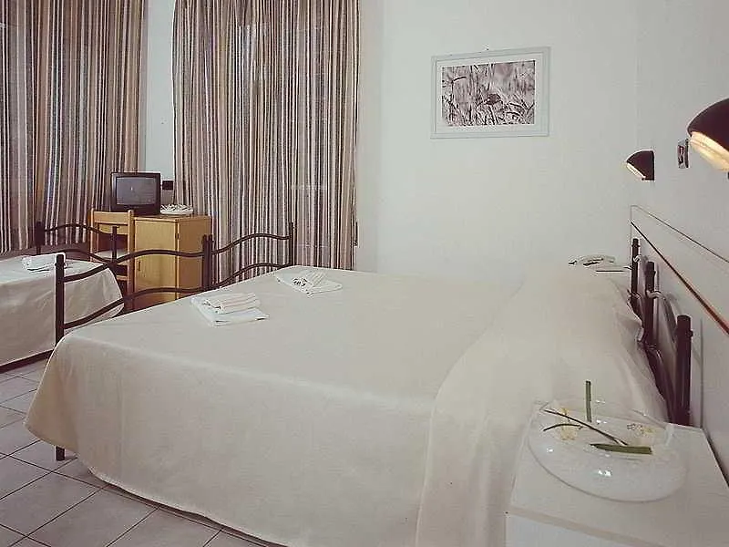 רימיני Hotel Felsinea